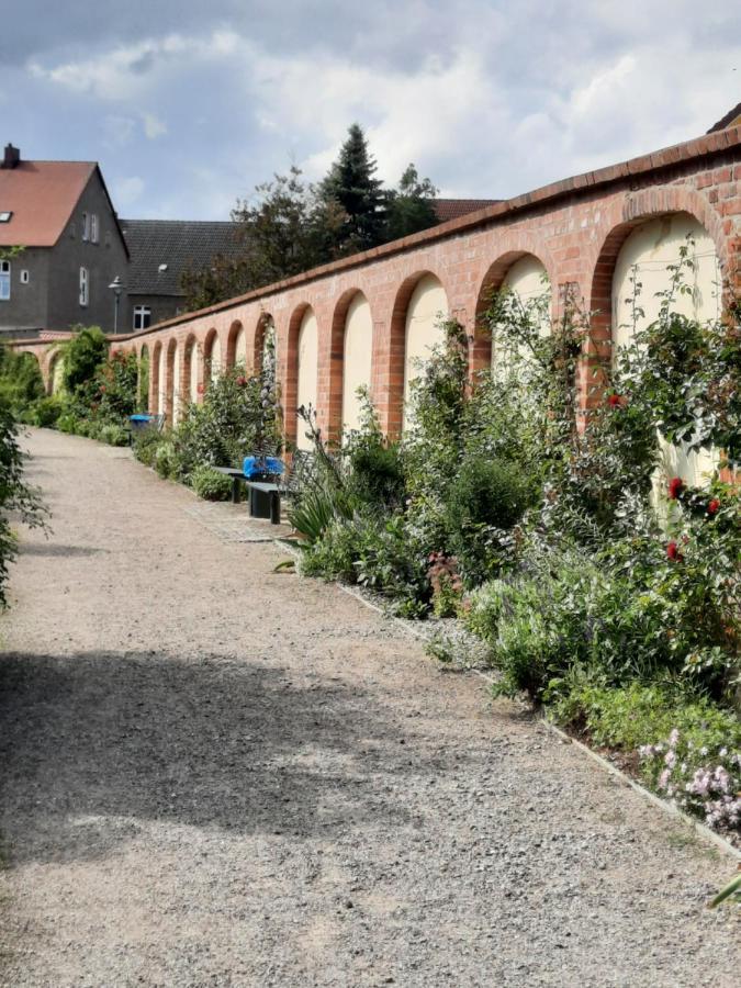 Ferienwohnung Am Schloss Reuterstadt Stavenhagen المظهر الخارجي الصورة