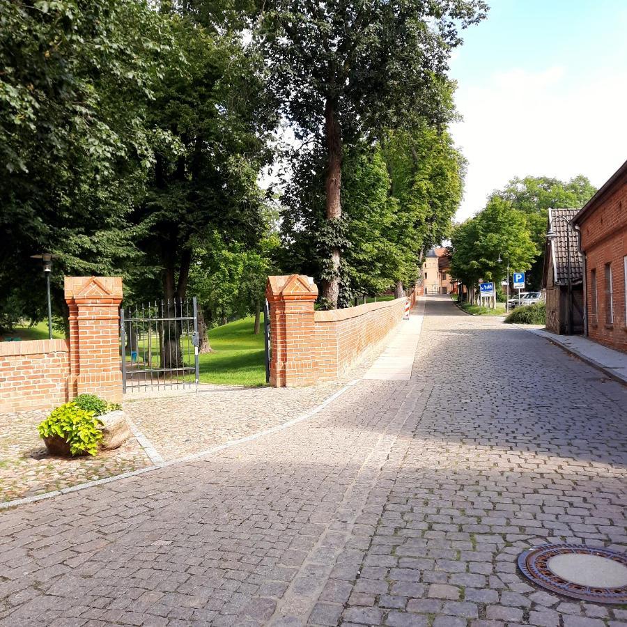Ferienwohnung Am Schloss Reuterstadt Stavenhagen المظهر الخارجي الصورة