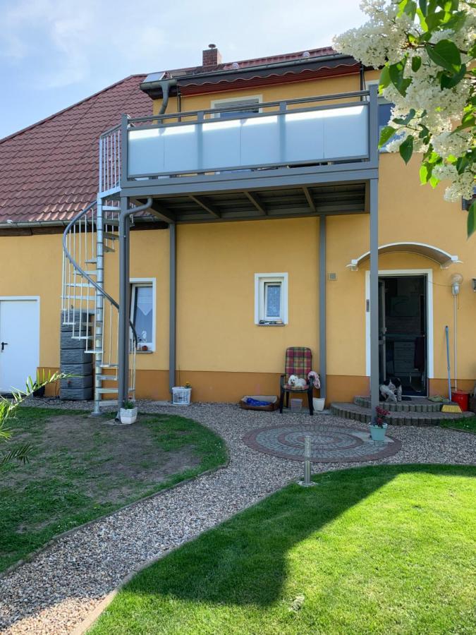 Ferienwohnung Am Schloss Reuterstadt Stavenhagen المظهر الخارجي الصورة